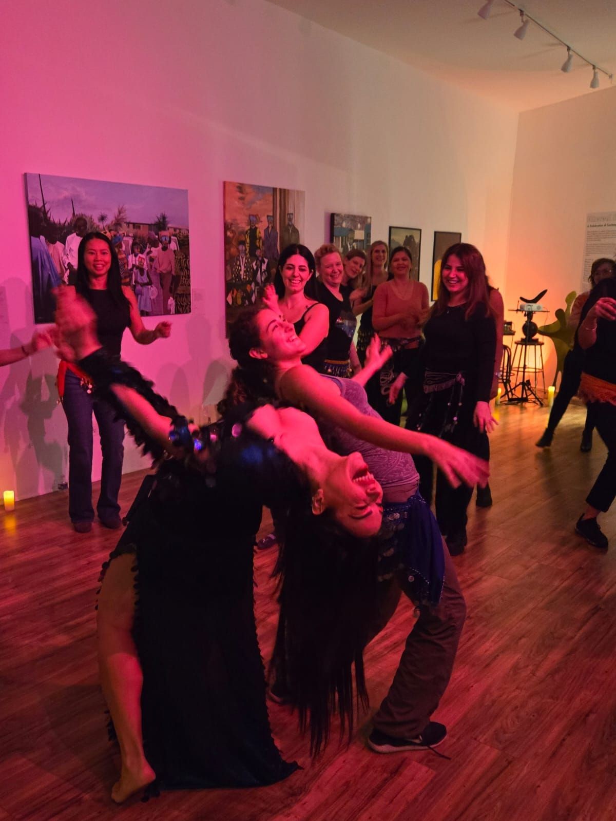 Teaching a special workshop class for bellydance